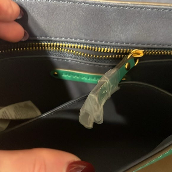 Banana republic green leather crossbody NWT - Picture 4 of 5